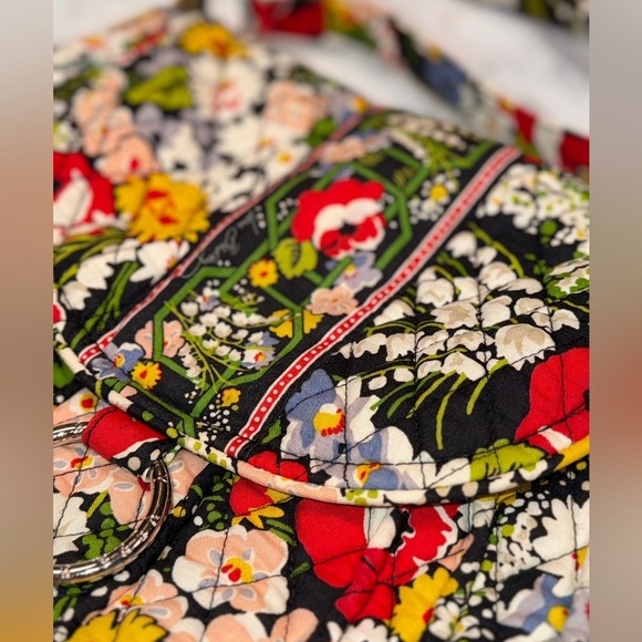 Vera Bradley Crossbody Saddle Up Bag Retired Poppy Fields pattern. - Picture 3 of 10
